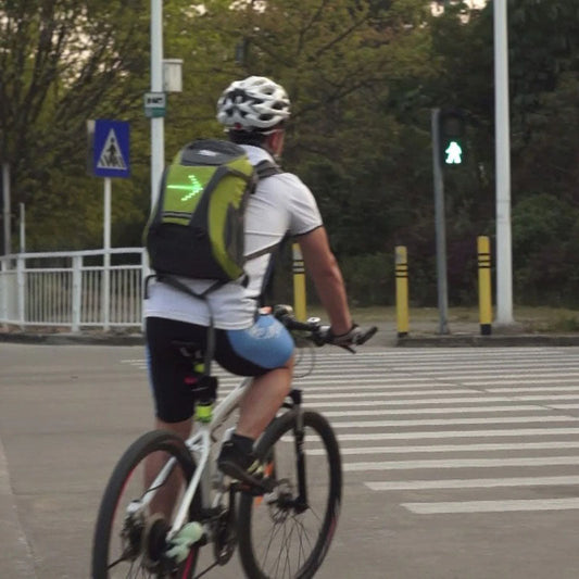 Batoh so signalizáciou LED s diaľkovým ovládaním