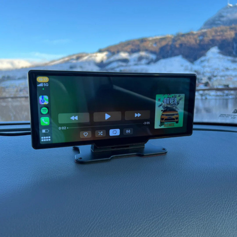 Multimediesystem for bil - HD-skjerm og trådløs CarPlay